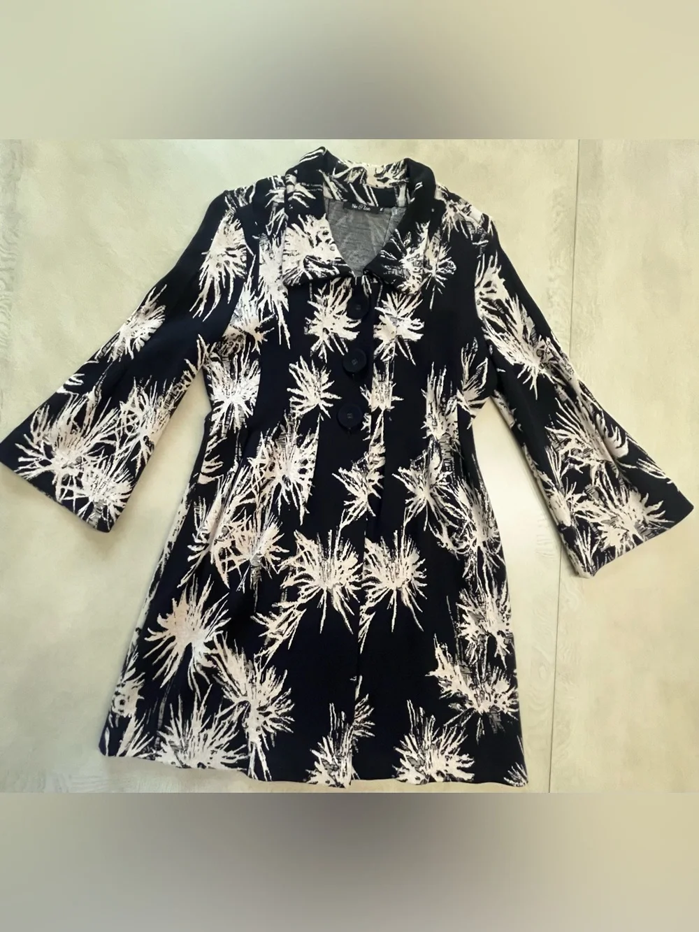 NIC+ZOE Black Cream Abstract Palm Knit Jacket Button Front Size Medium